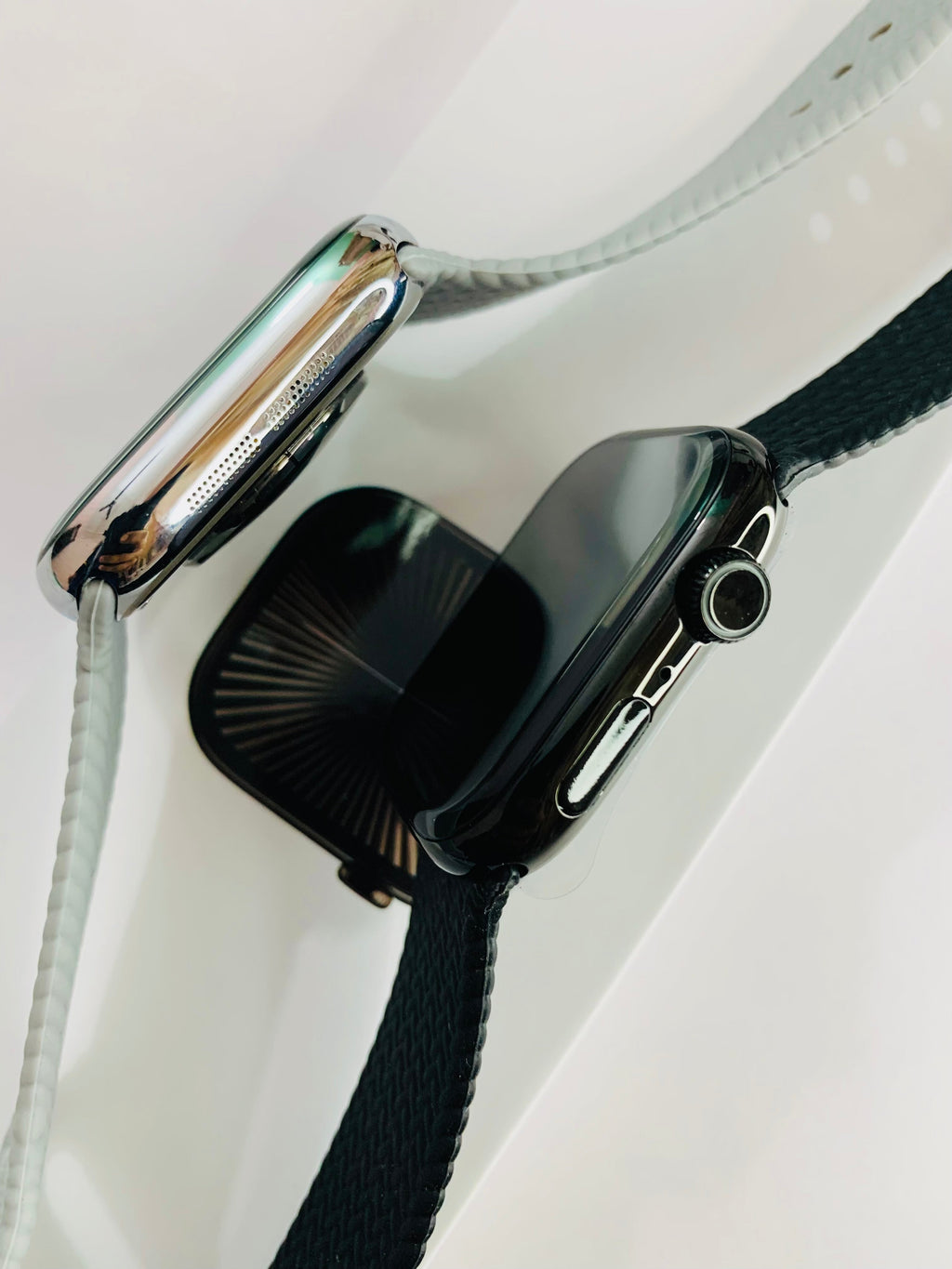 i-watch series 10 With 2 strap and watch charger with (1 year warranty)