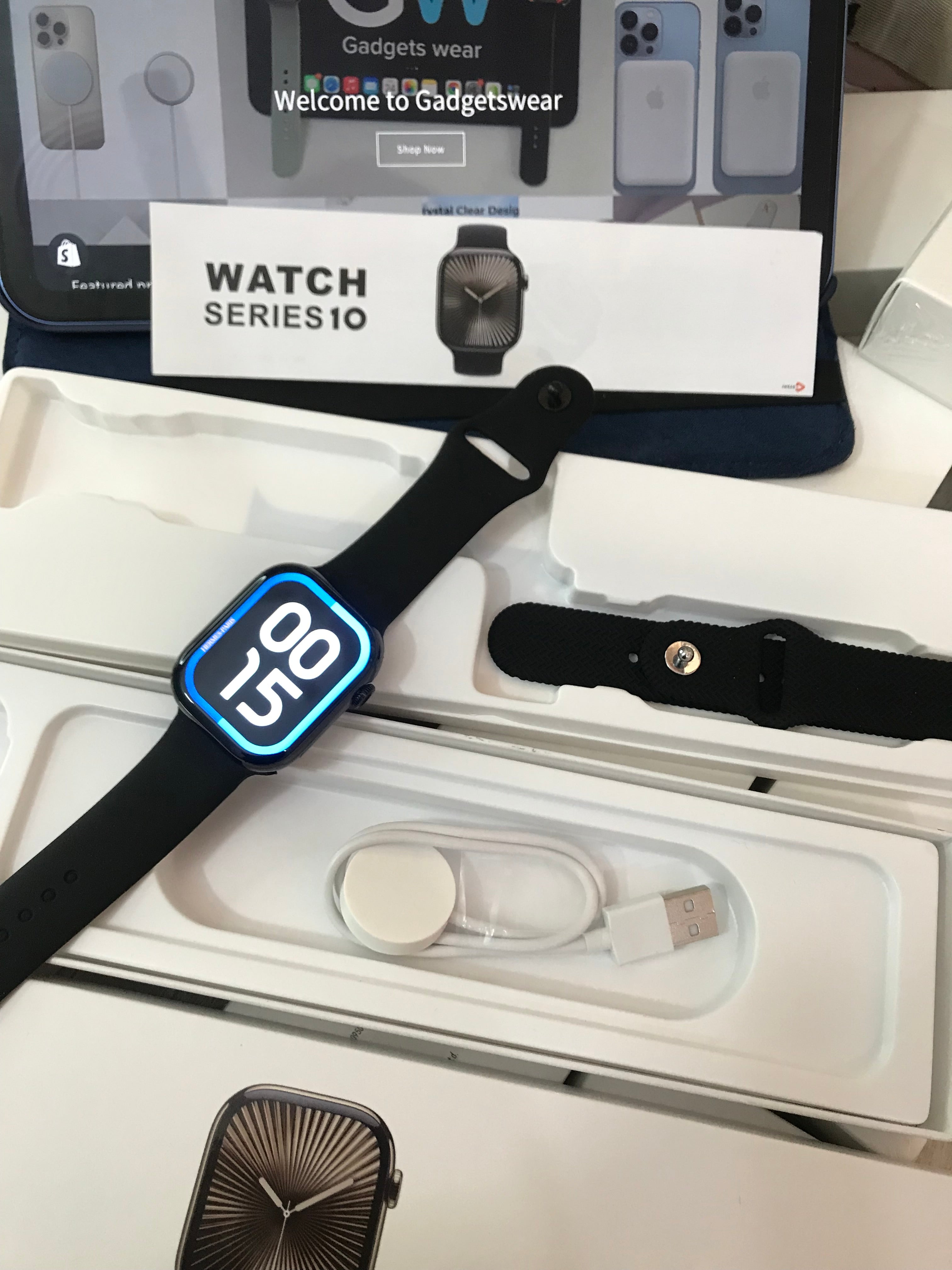 i-watch series 10 With 2 strap and watch charger with (1 year warranty)
