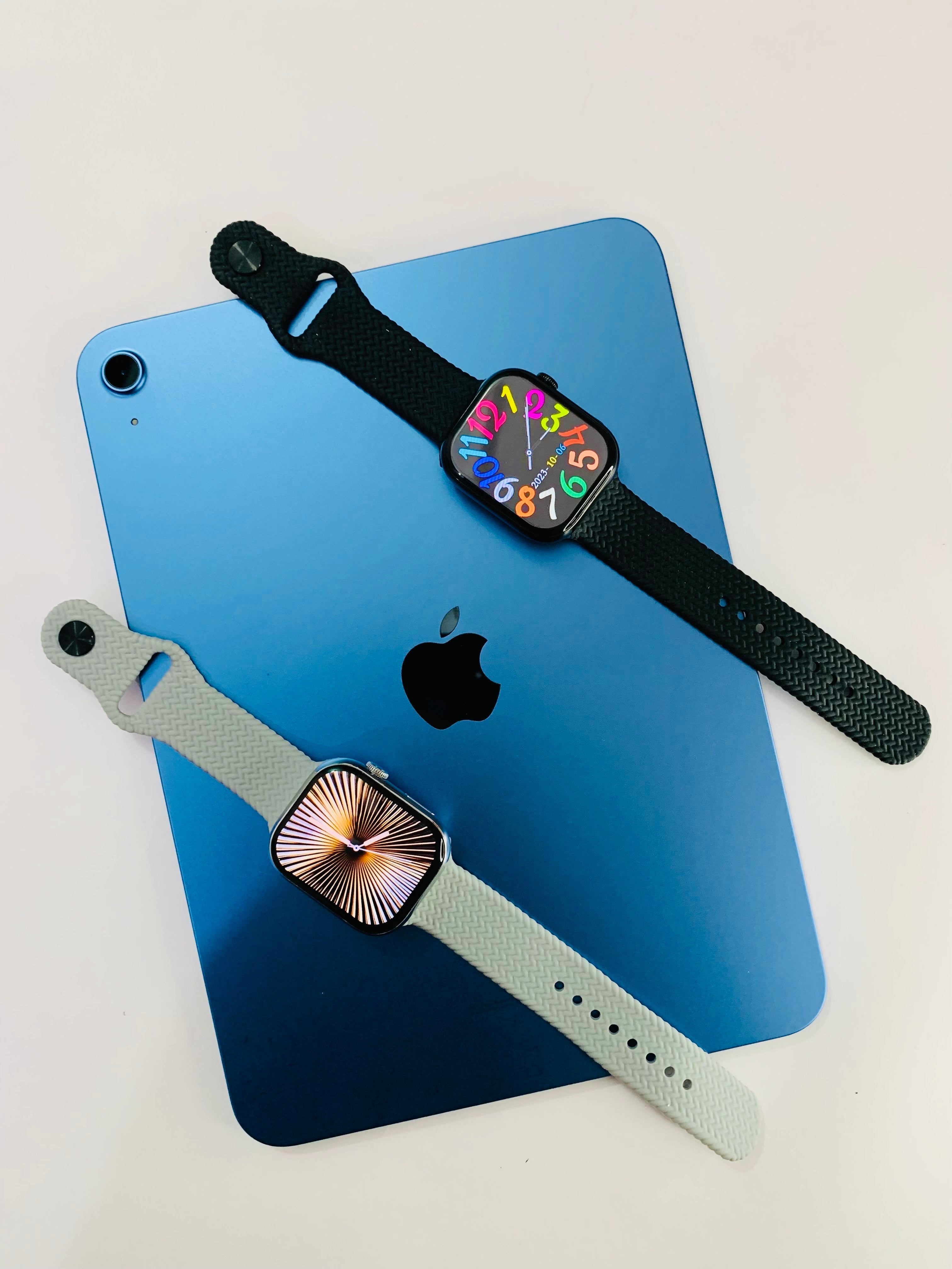 i-watch series 10 With 2 strap and watch charger with (1 year warranty)