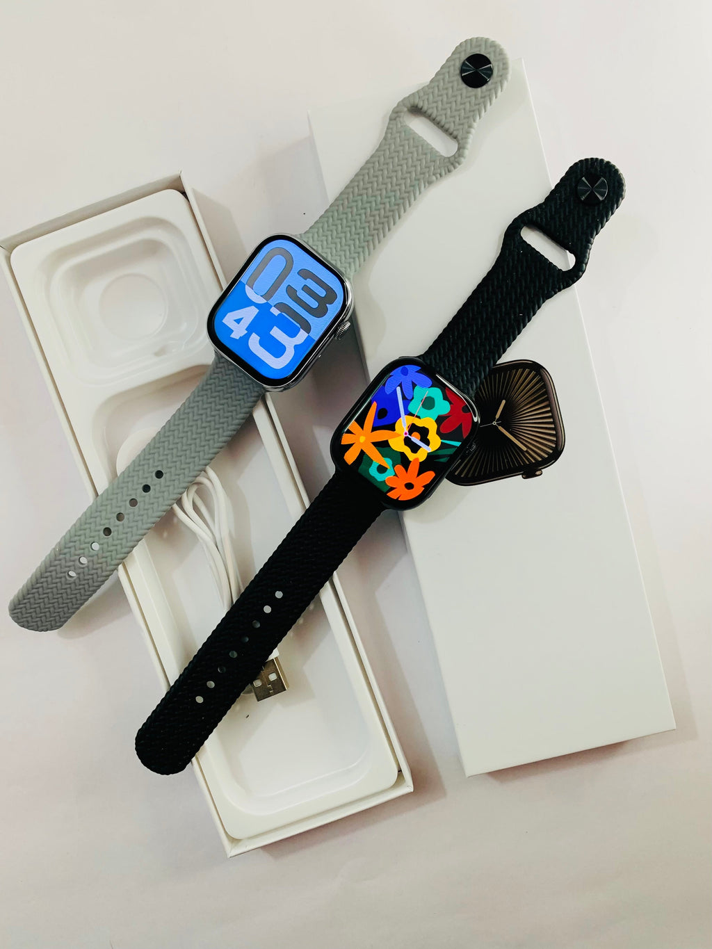 i-watch series 10 With 2 strap and watch charger with (1 year warranty)